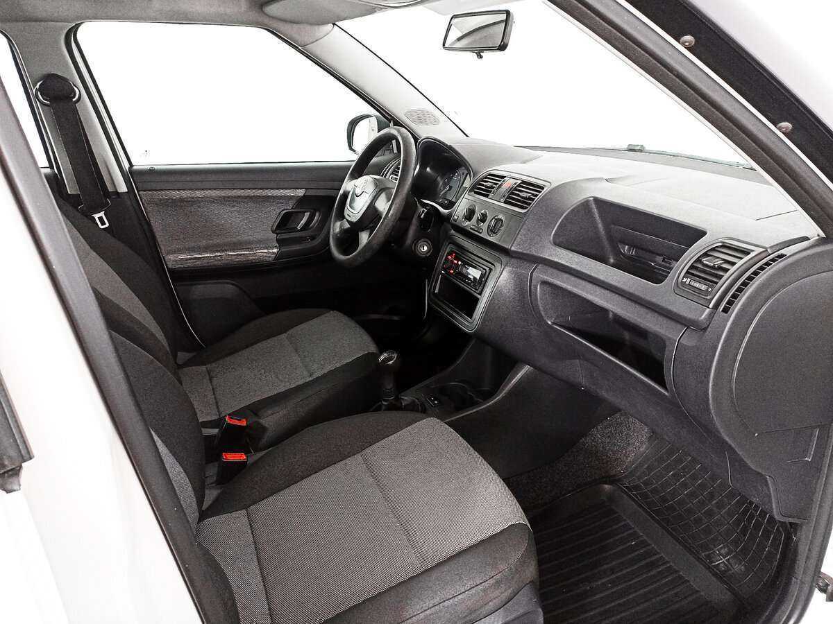 Купить Skoda Fabia с пробегом. Фото: #8