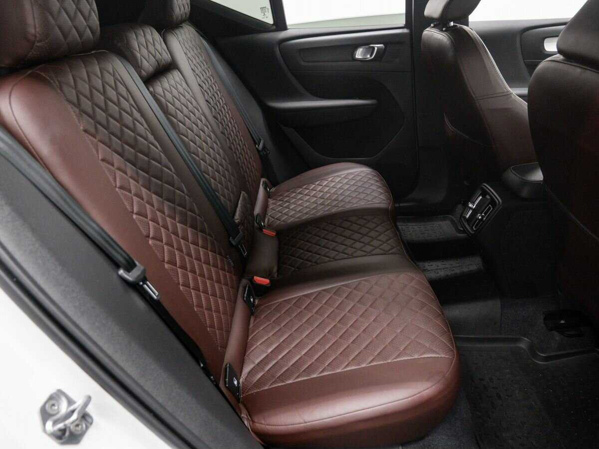 Купить Volvo XC40 с пробегом. Фото: #9
