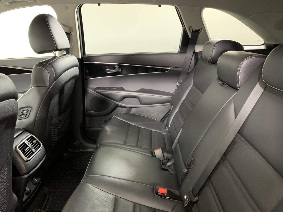 Купить Kia Sorento с пробегом. Фото: #18