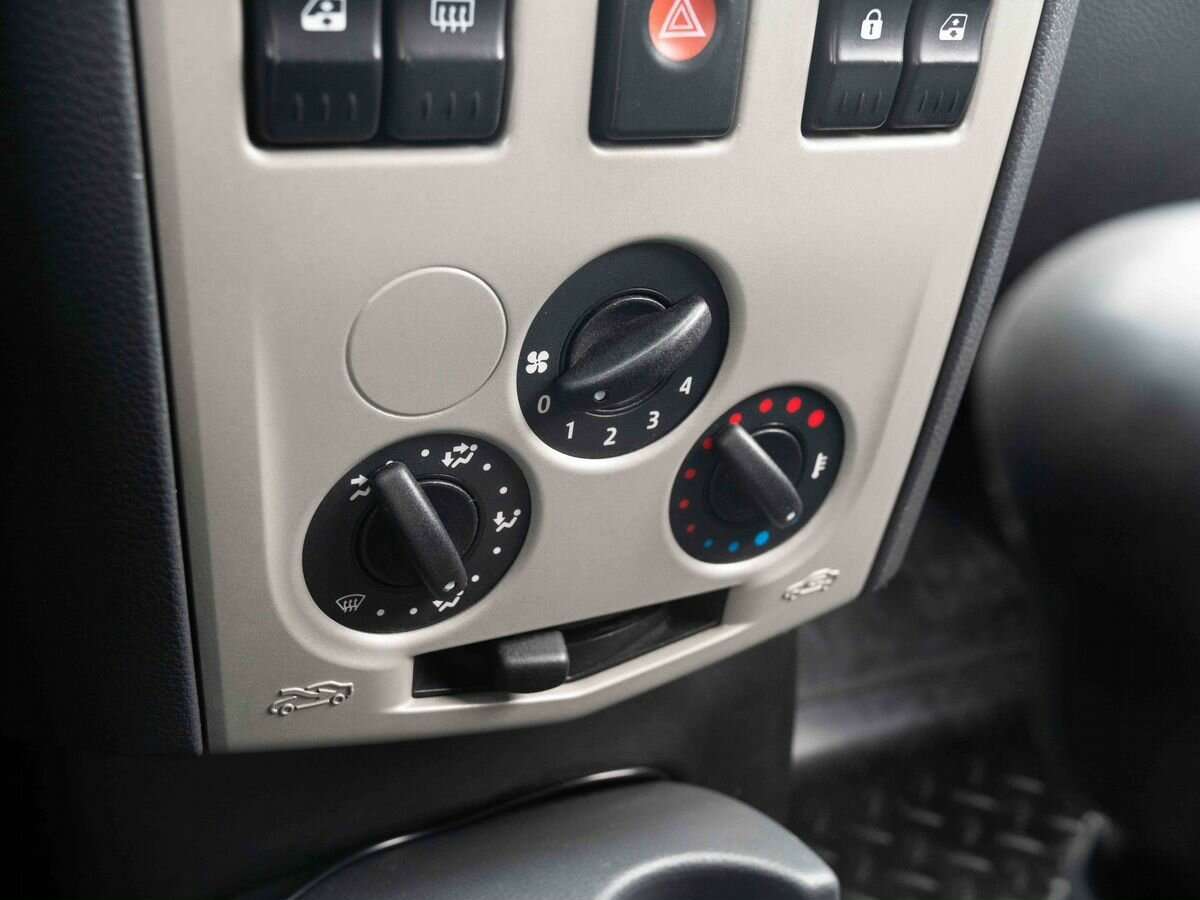 Купить Renault Logan с пробегом. Фото: #16