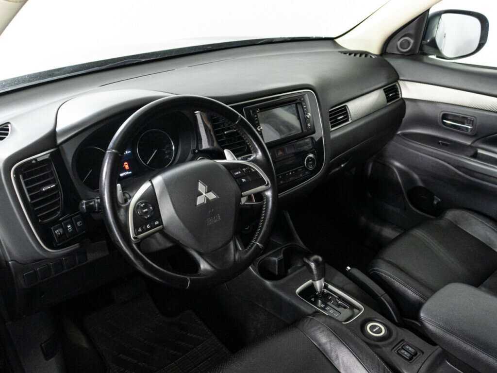 Купить Mitsubishi Outlander с пробегом. Фото: #10
