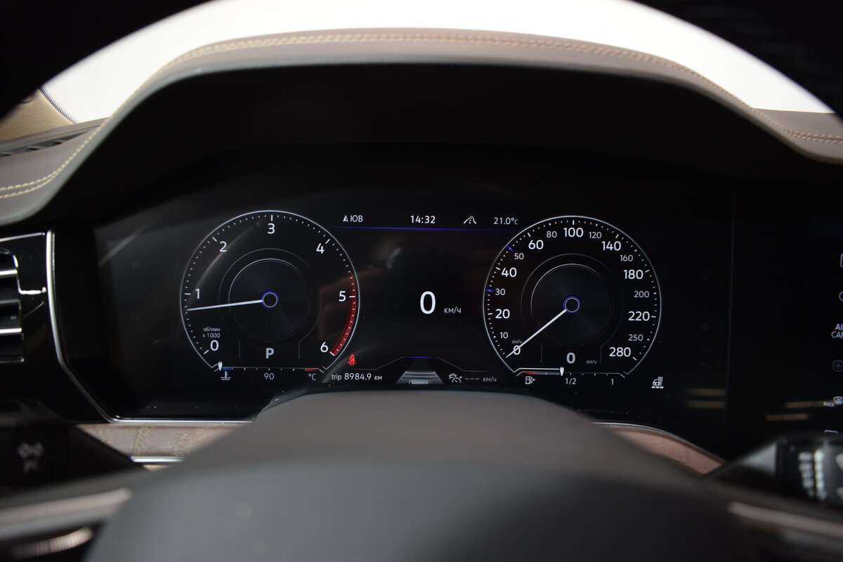 Купить Volkswagen Touareg с пробегом. Фото: #29