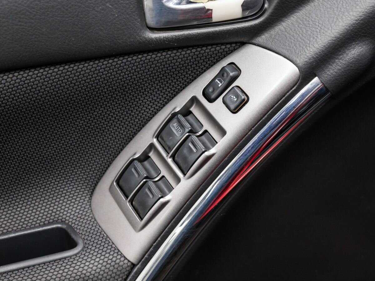 Купить Toyota Matrix с пробегом. Фото: #15