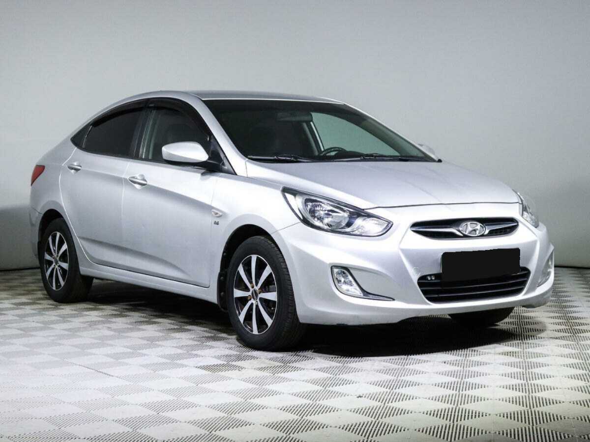 Купить Hyundai Solaris с пробегом. Фото: #2