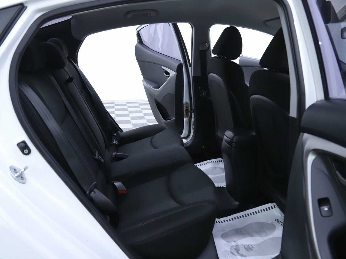Купить Hyundai Elantra с пробегом. Фото: #11