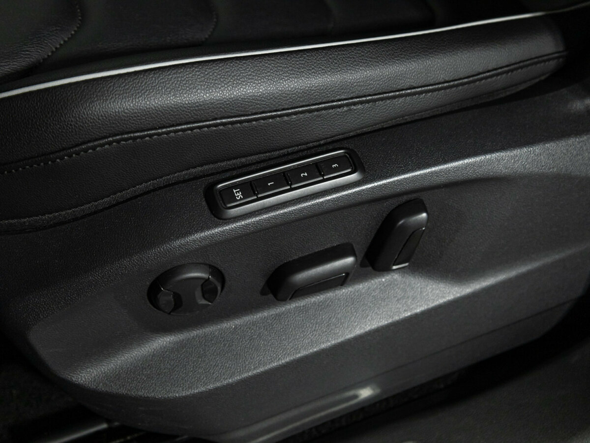 Купить Volkswagen Tiguan с пробегом. Фото: #12