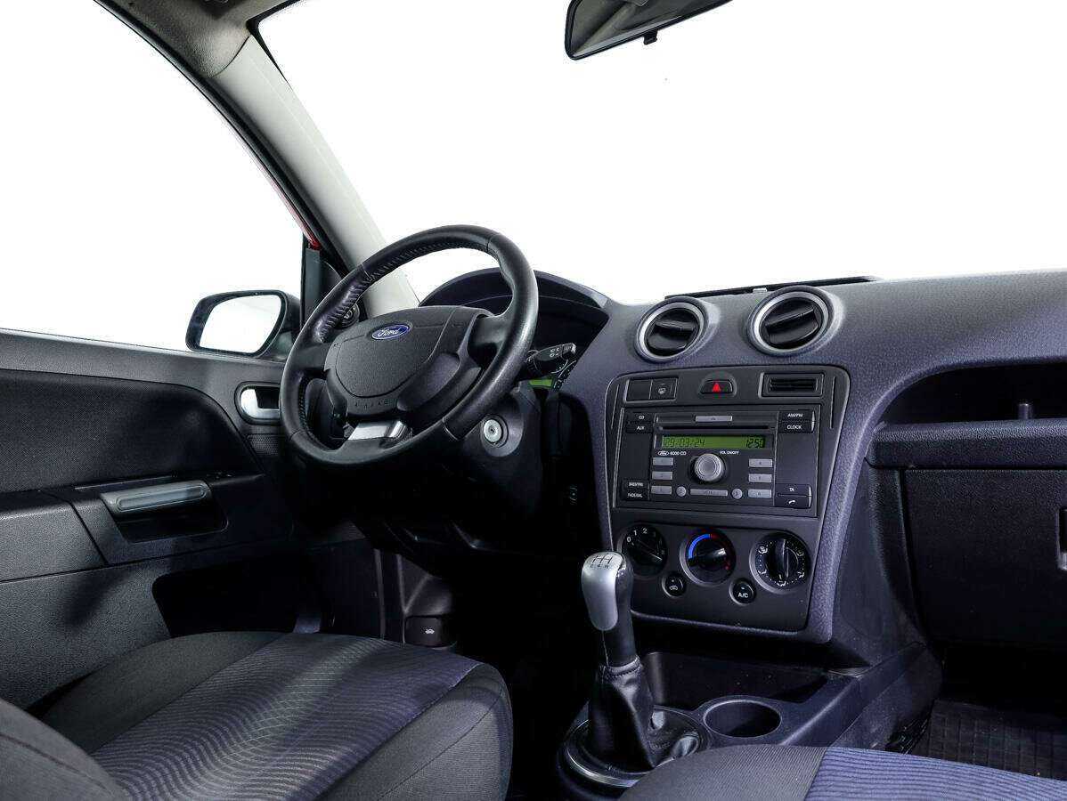 Купить Ford Fusion с пробегом. Фото: #8