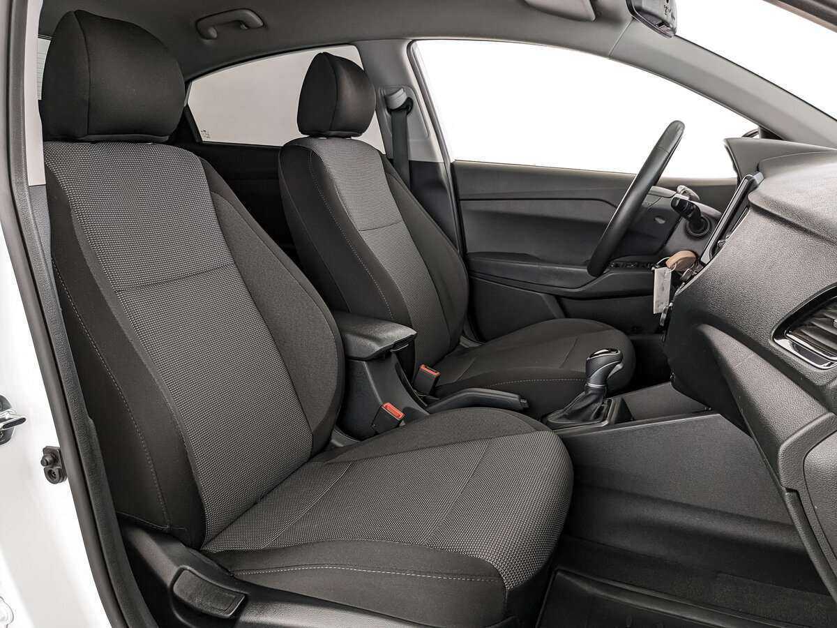Купить Hyundai Solaris с пробегом. Фото: #23