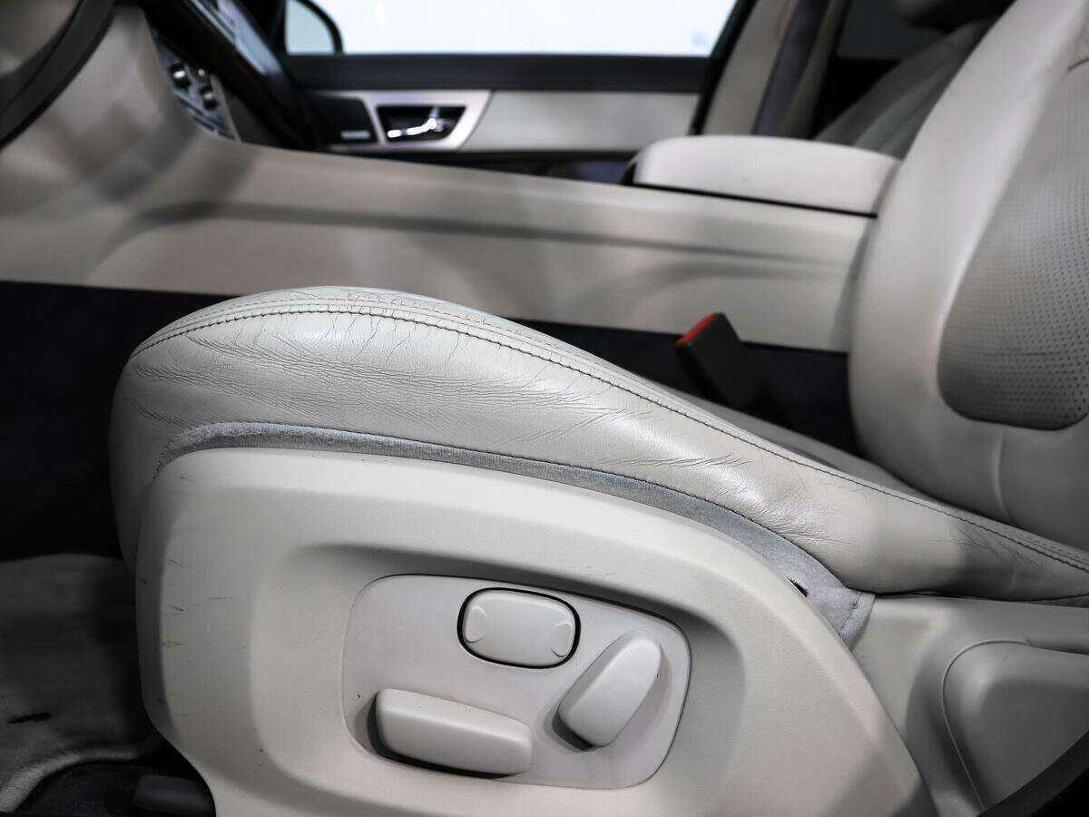 Купить Jaguar XF с пробегом. Фото: #10