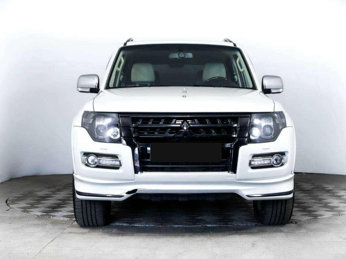 Купить Mitsubishi Pajero с пробегом. Фото: #1