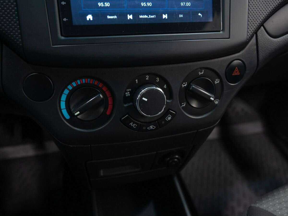 Купить Chevrolet Aveo с пробегом. Фото: #17