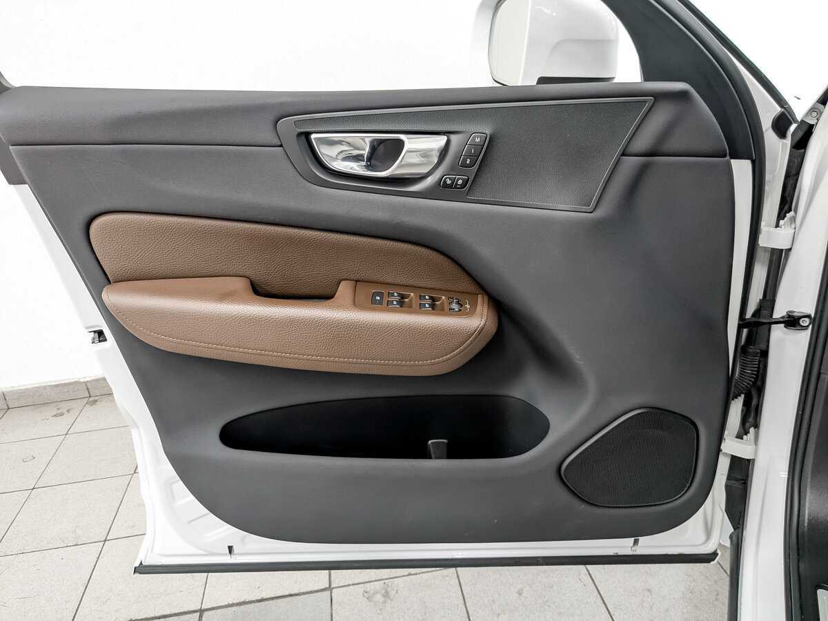 Купить Volvo XC60 с пробегом. Фото: #16