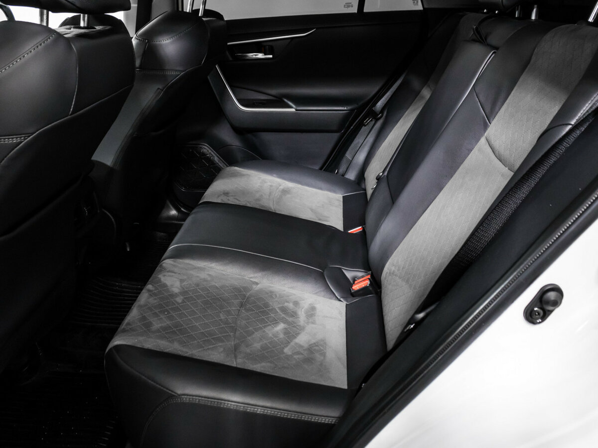 Купить Toyota RAV4 с пробегом. Фото: #9