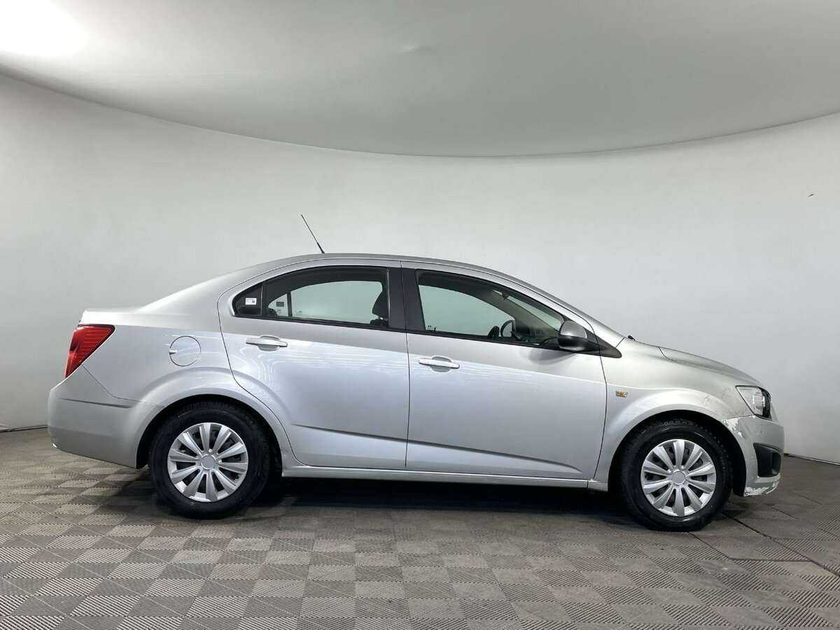 Купить Chevrolet Aveo с пробегом. Фото: #2