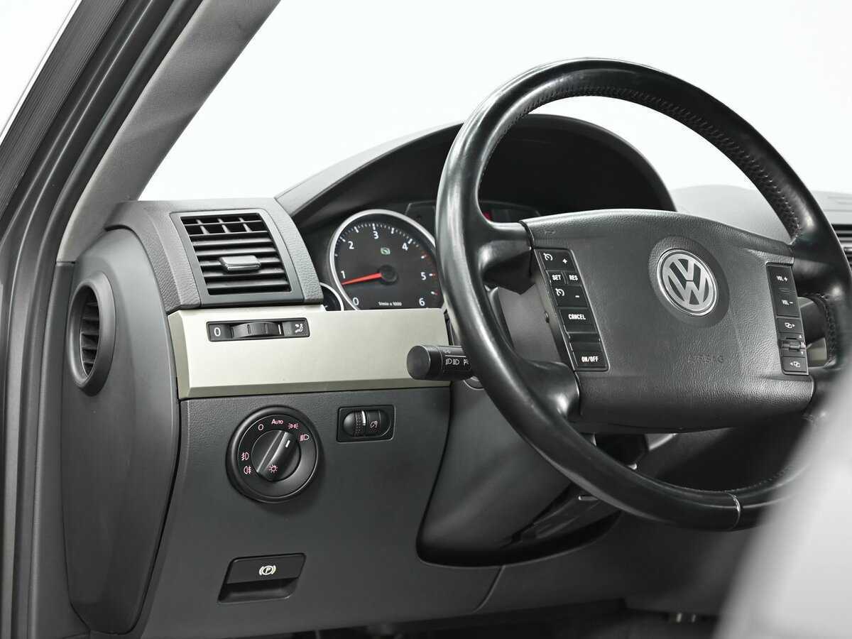 Купить Volkswagen Touareg с пробегом. Фото: #8