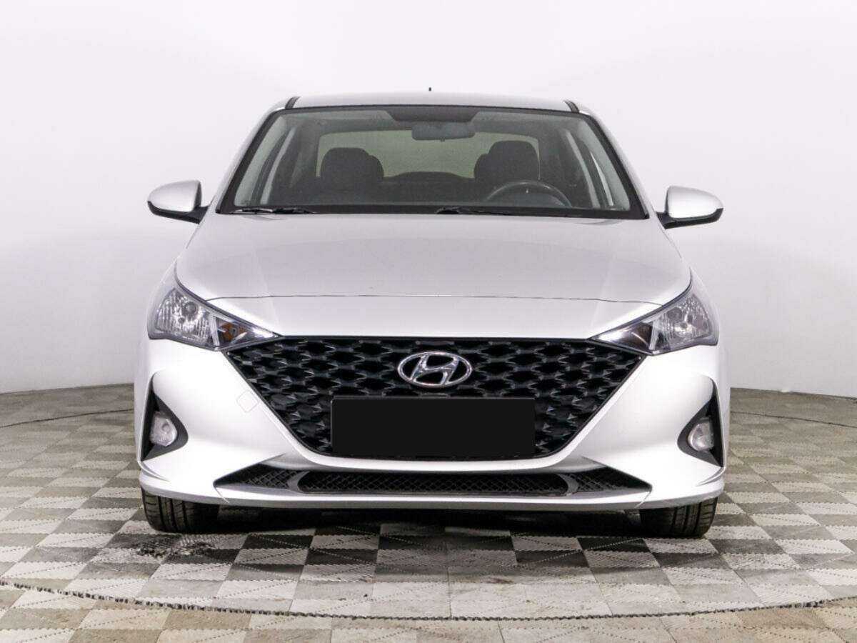 Купить Hyundai Solaris с пробегом. Фото: #1