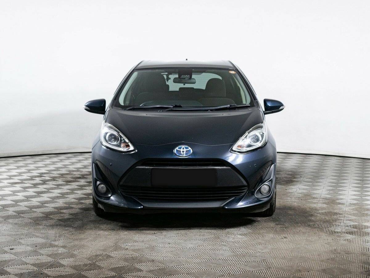 Купить Toyota Aqua с пробегом. Фото: #1