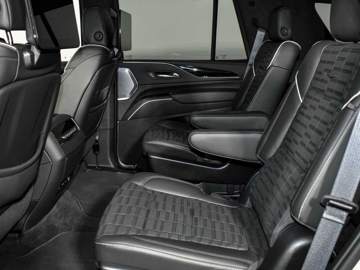 Купить Cadillac Escalade-V с пробегом. Фото: #10