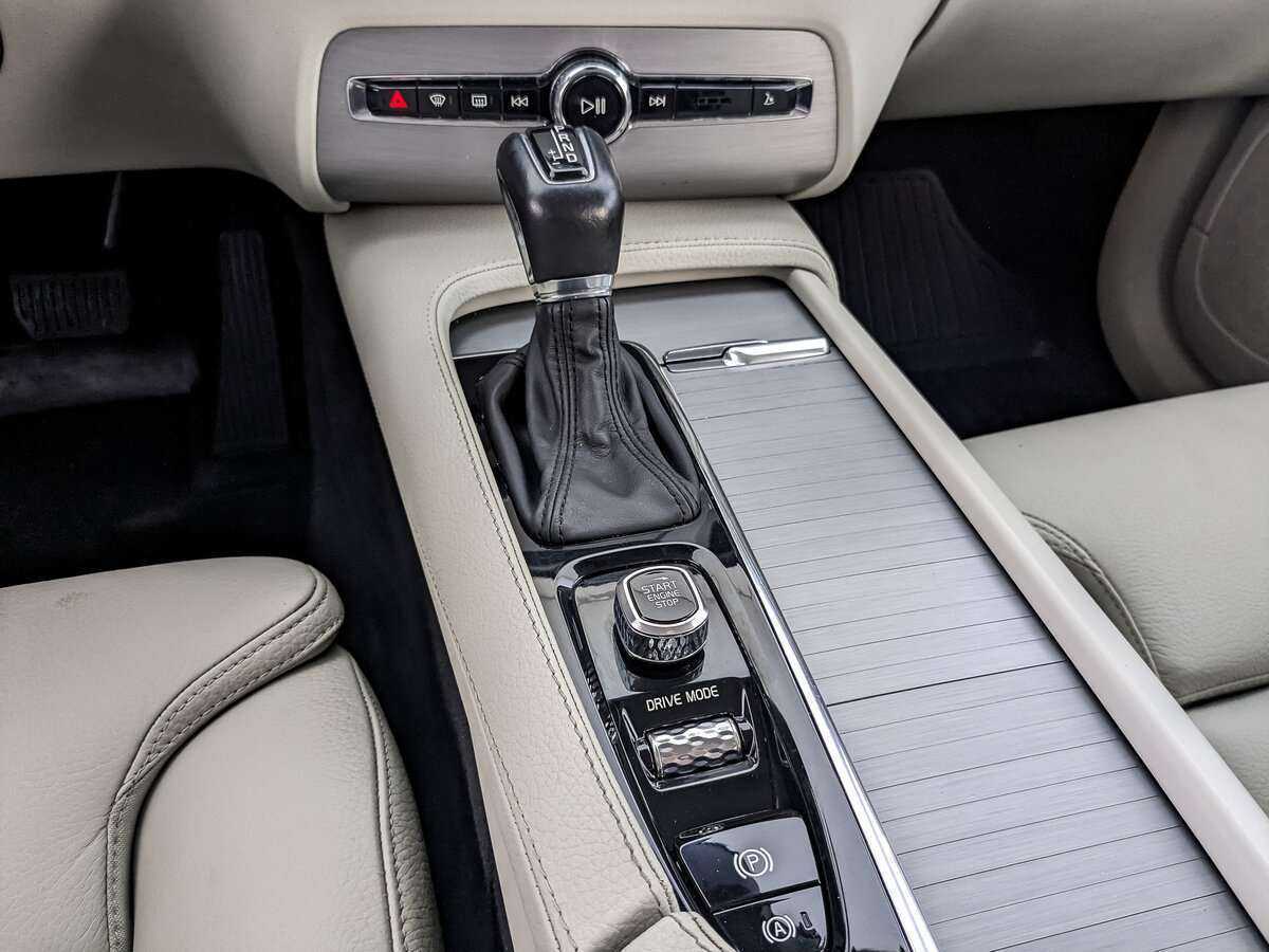 Купить Volvo XC90 с пробегом. Фото: #23