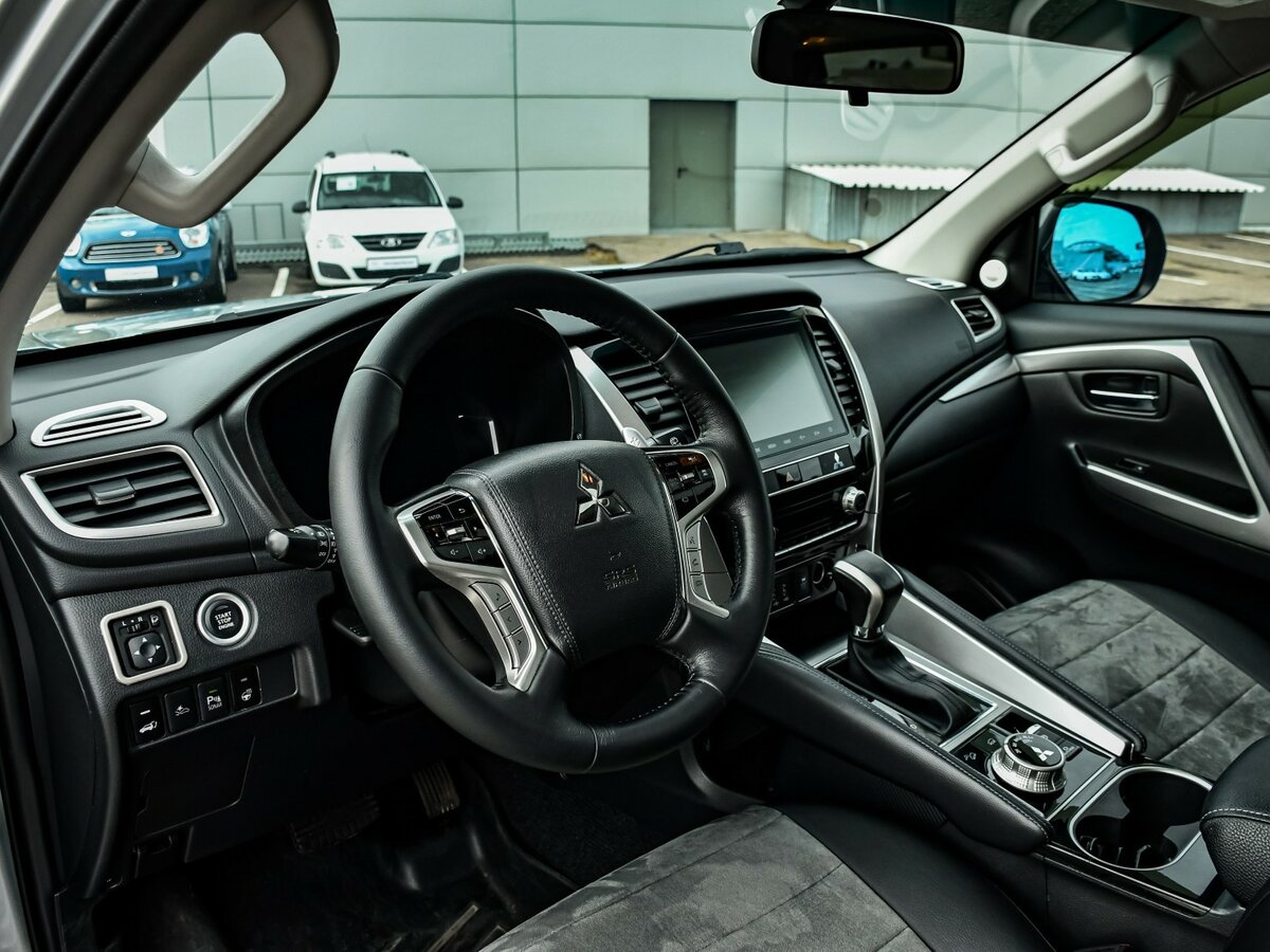 Купить Mitsubishi Montero Sport с пробегом. Фото: #10