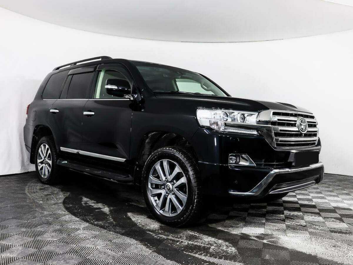 Купить Toyota Land Cruiser с пробегом. Фото: #2