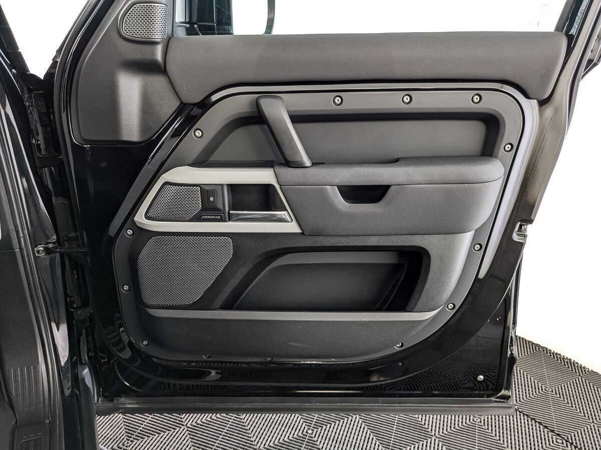 Купить Land Rover Defender с пробегом. Фото: #23