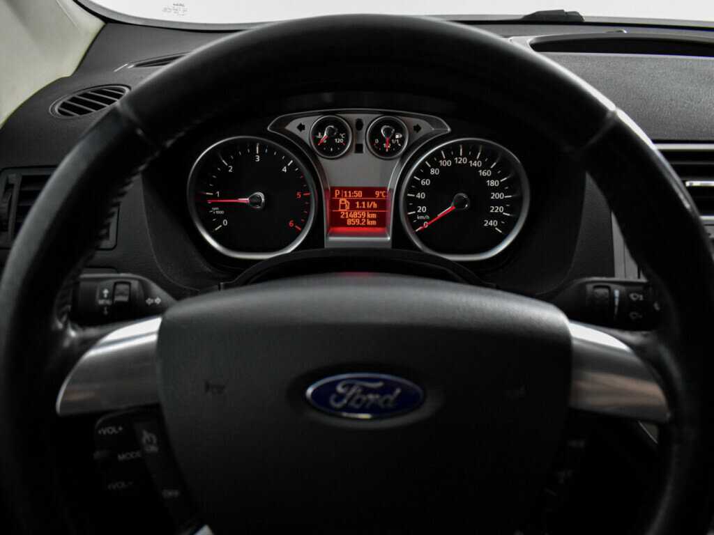 Купить Ford Kuga с пробегом. Фото: #15