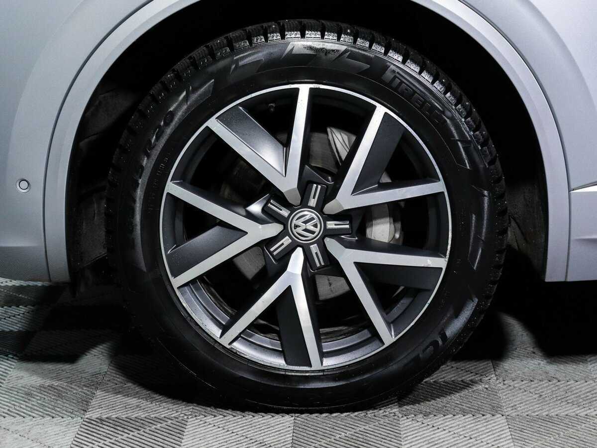 Купить Volkswagen Touareg с пробегом. Фото: #14
