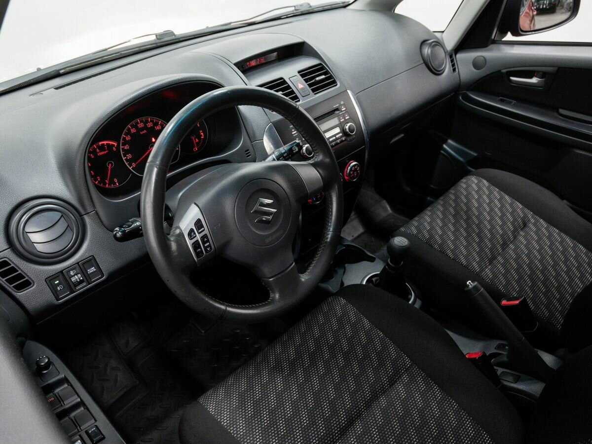 Купить Suzuki SX4 с пробегом. Фото: #13