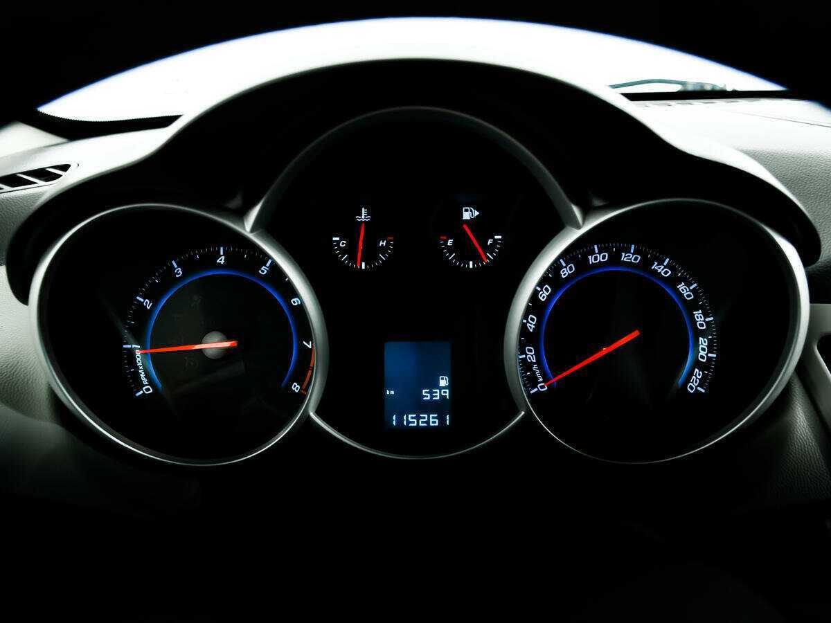 Купить Chevrolet Cruze с пробегом. Фото: #9