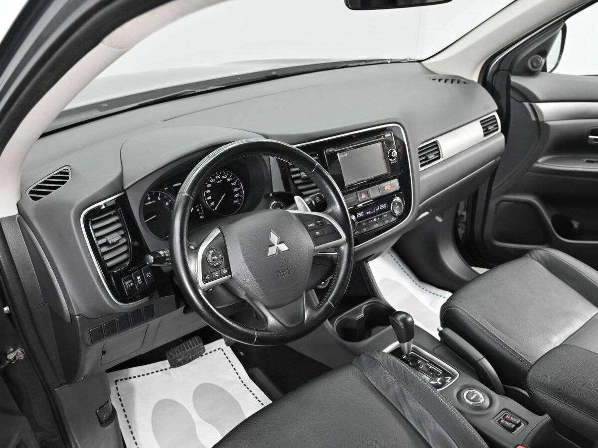 Купить Mitsubishi Outlander с пробегом. Фото: #7