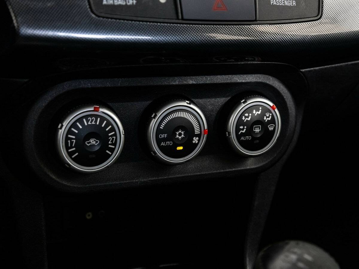 Купить Mitsubishi Lancer с пробегом. Фото: #9