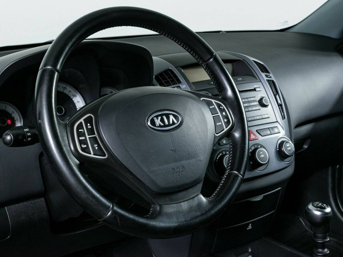 Купить Kia Ceed с пробегом. Фото: #13