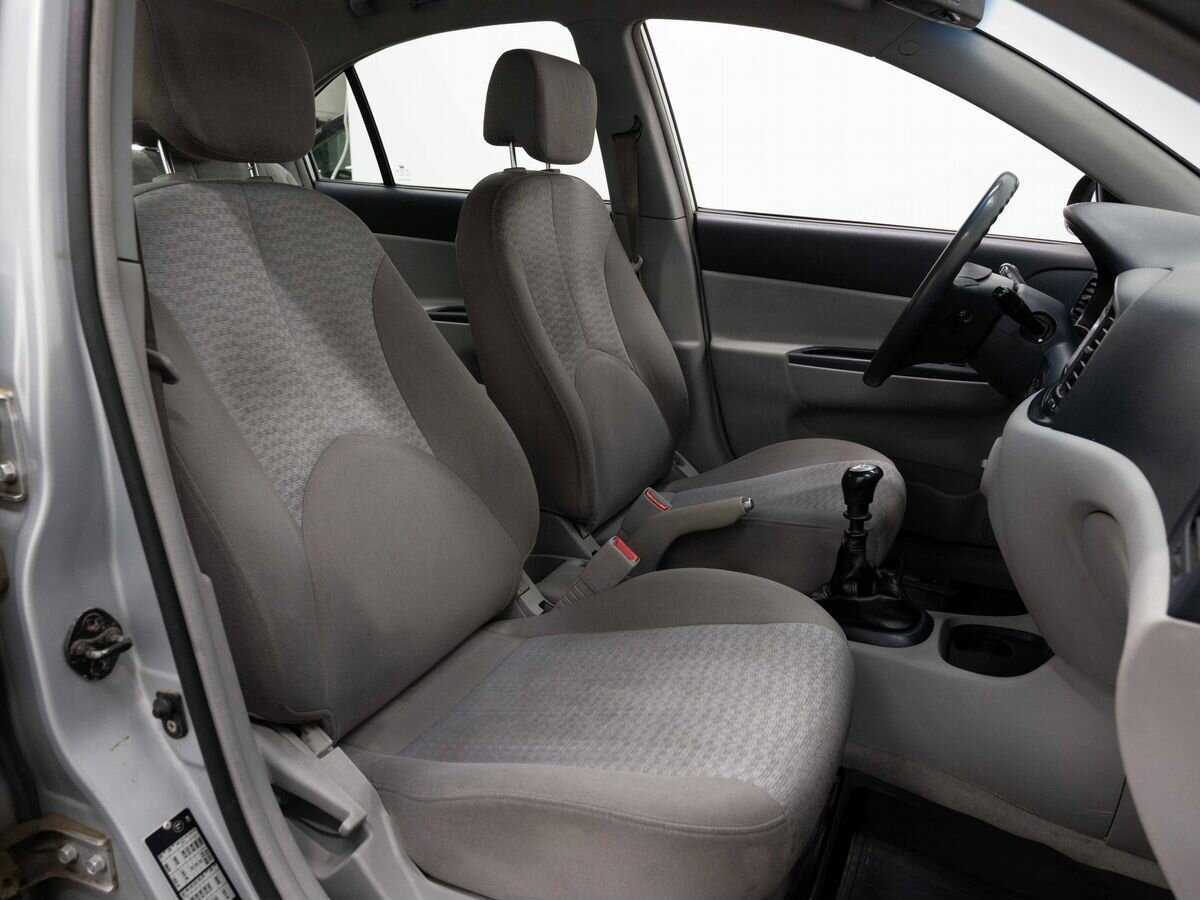 Купить Hyundai Verna с пробегом. Фото: #11