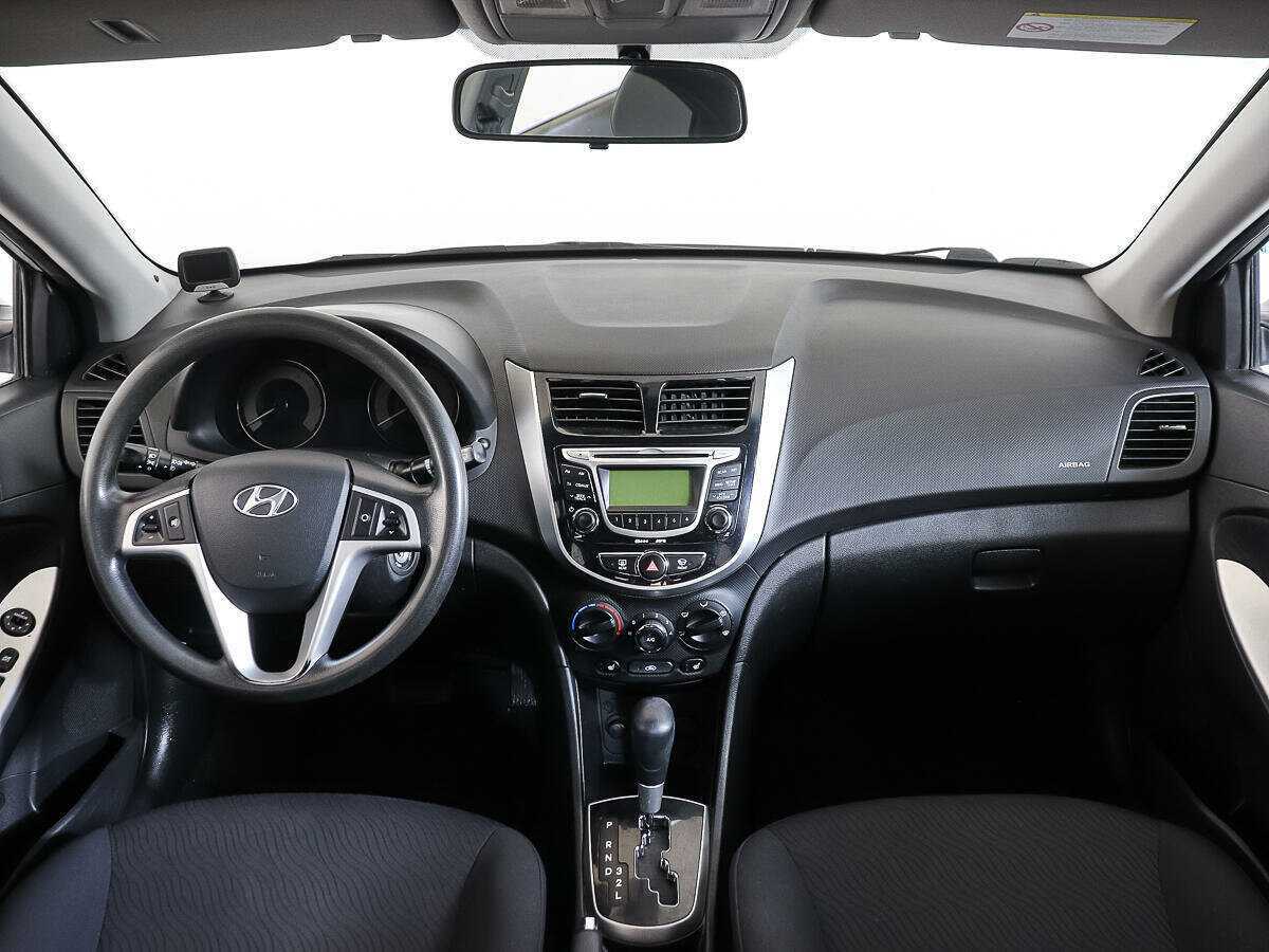 Купить Hyundai Solaris с пробегом. Фото: #10