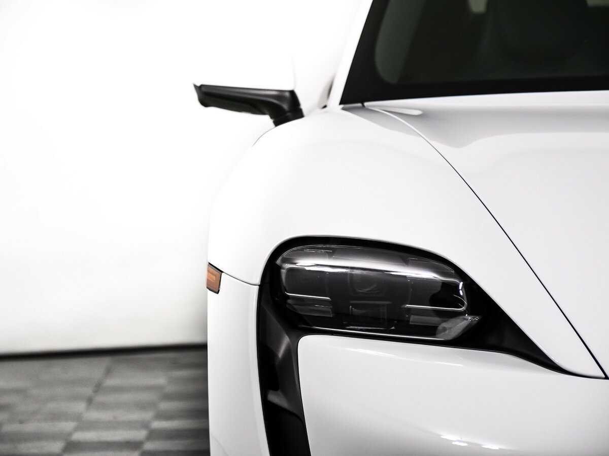 Купить Porsche Taycan с пробегом. Фото: #16