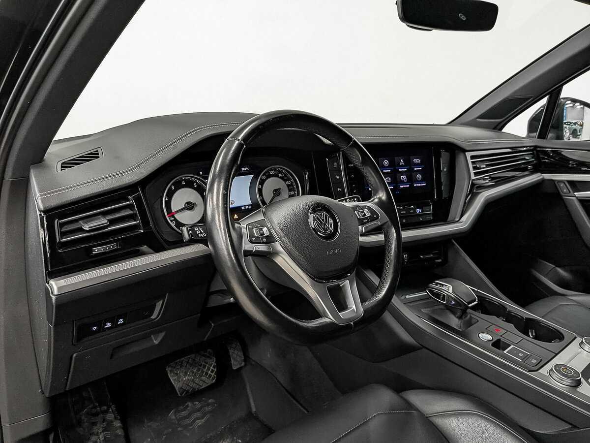 Купить Volkswagen Touareg с пробегом. Фото: #14