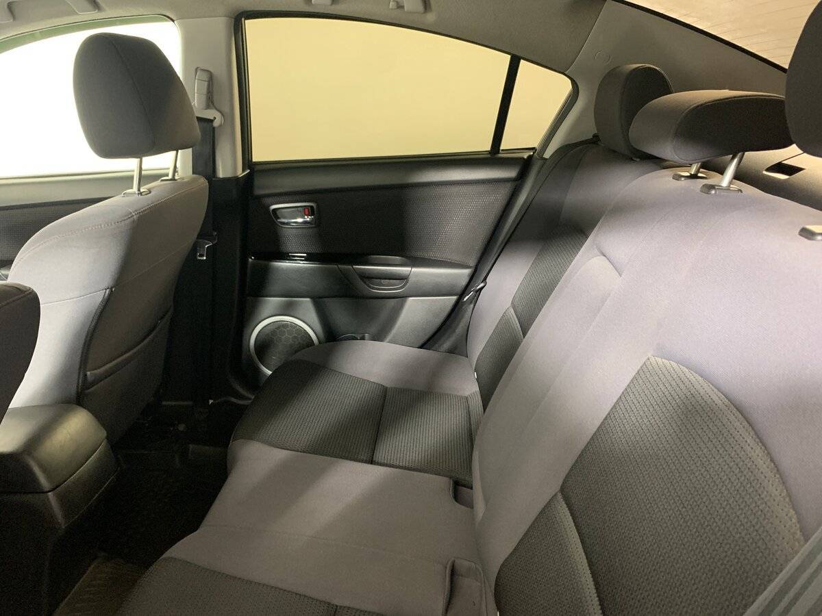 Купить Mazda 3 с пробегом. Фото: #17