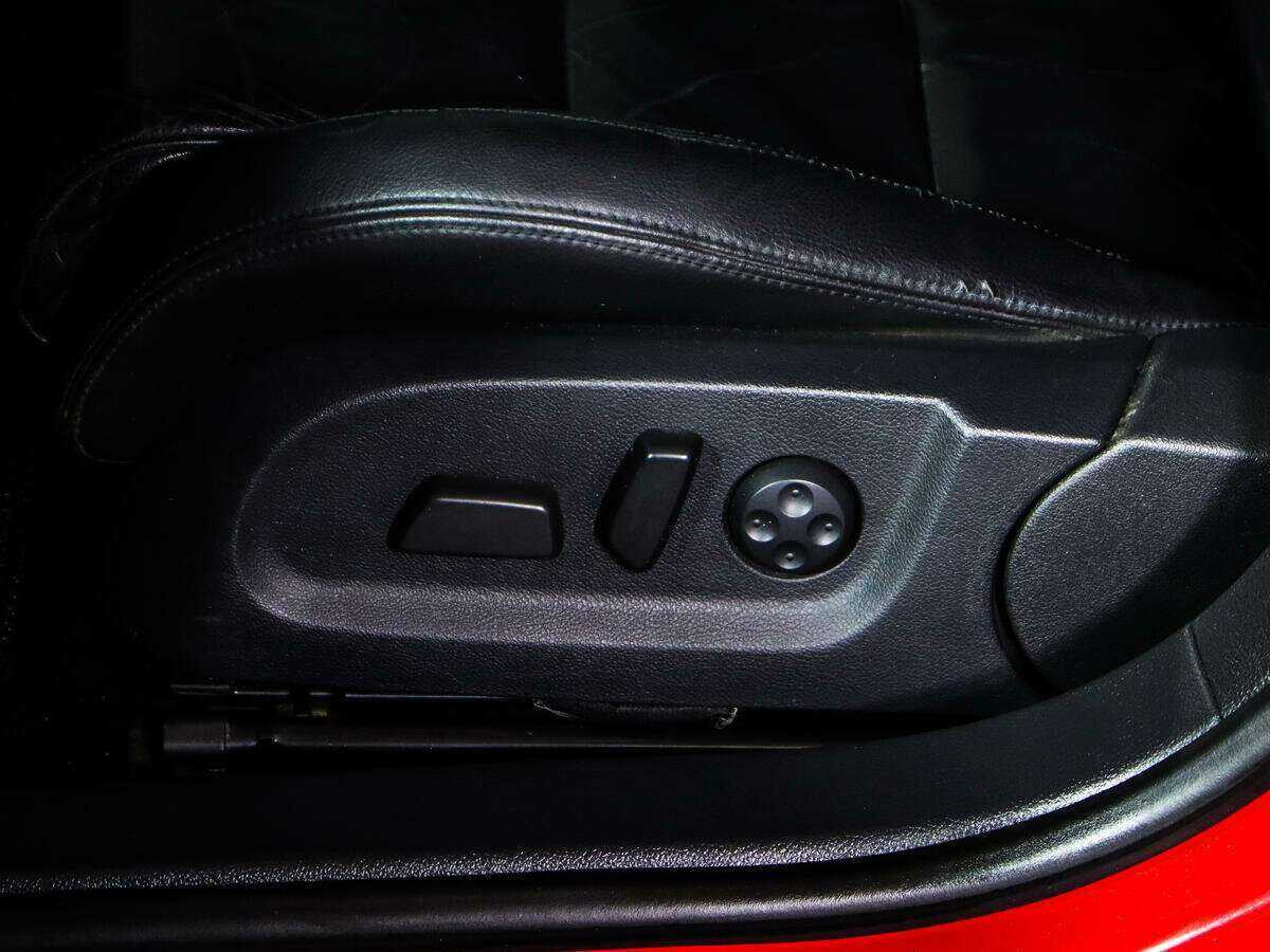 Купить Volkswagen Golf GTI с пробегом. Фото: #13