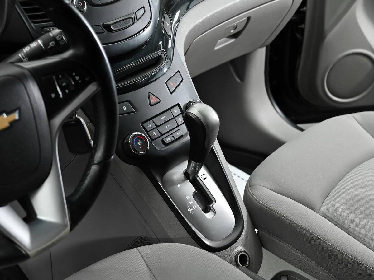 Купить Chevrolet Orlando с пробегом. Фото: #8