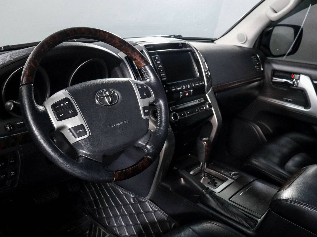 Купить Toyota Land Cruiser с пробегом. Фото: #13