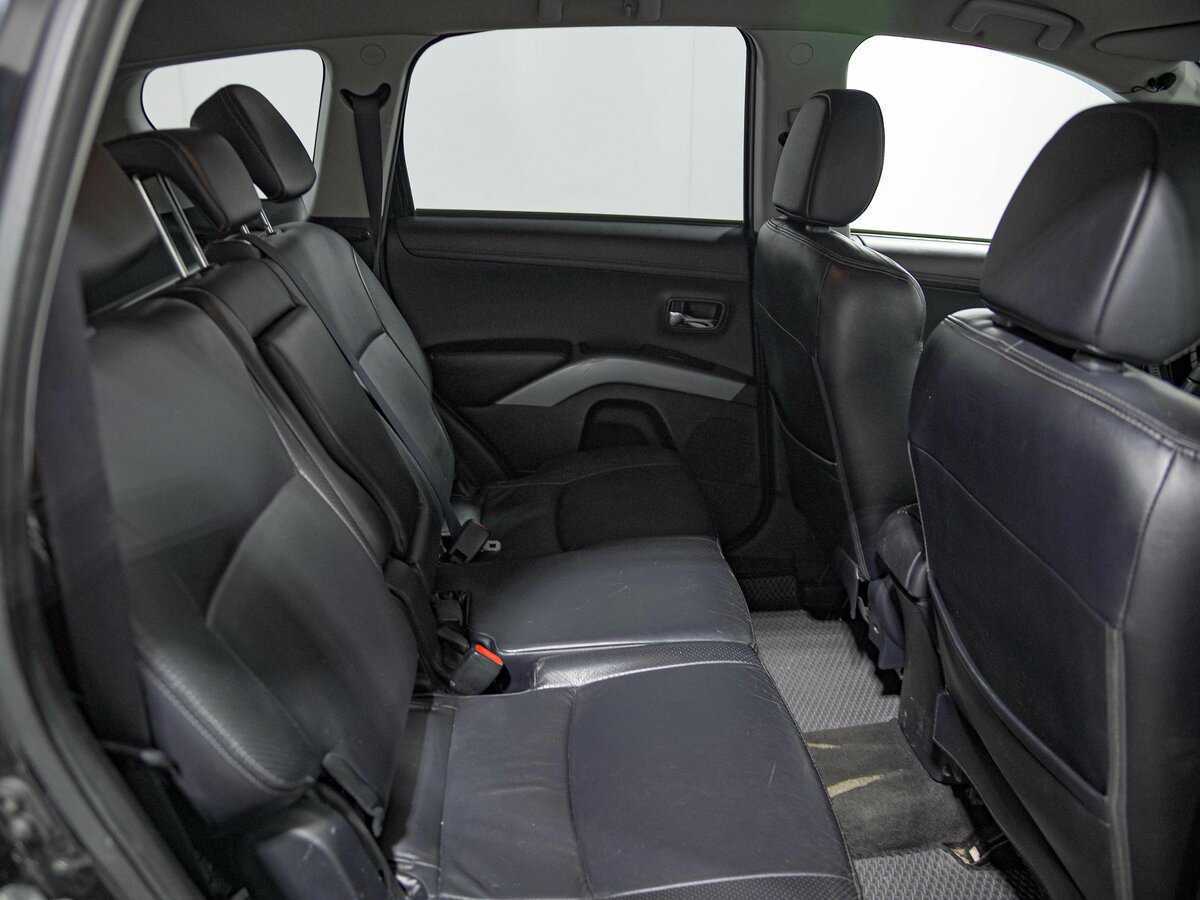Купить Mitsubishi Outlander с пробегом. Фото: #15