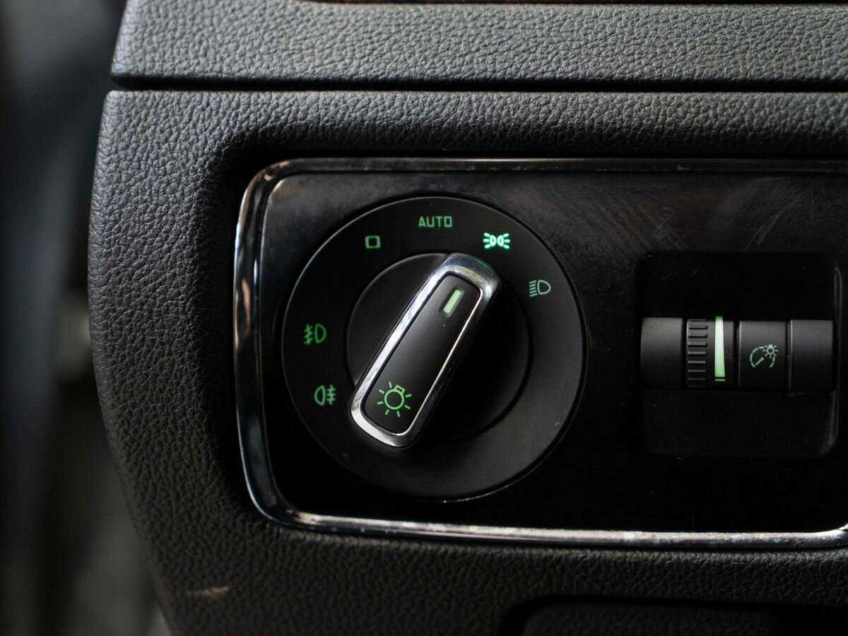 Купить Skoda Superb с пробегом. Фото: #18