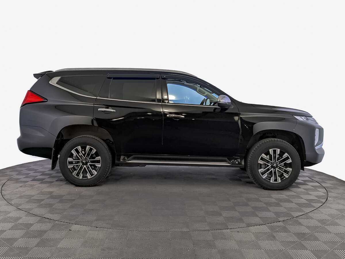 Купить Mitsubishi Montero Sport с пробегом. Фото: #3