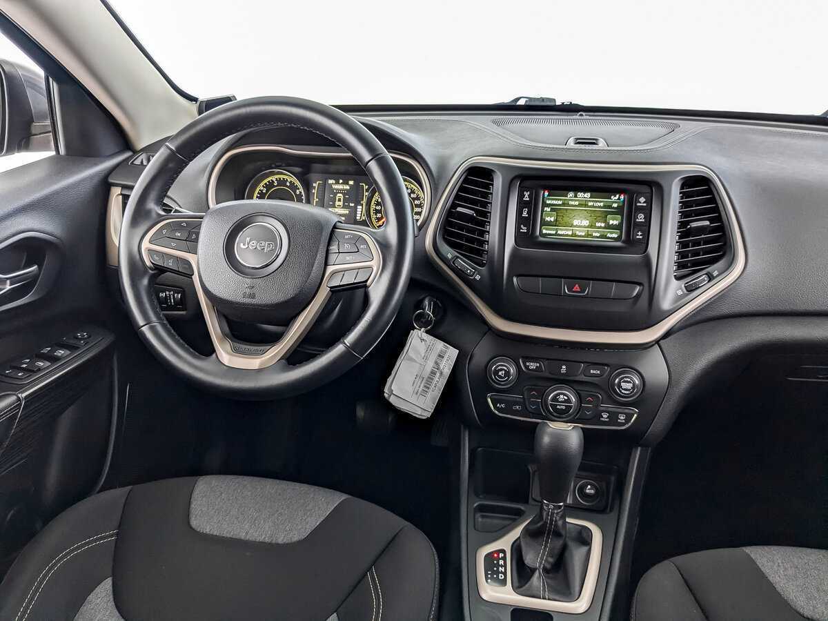 Купить Jeep Cherokee с пробегом. Фото: #23
