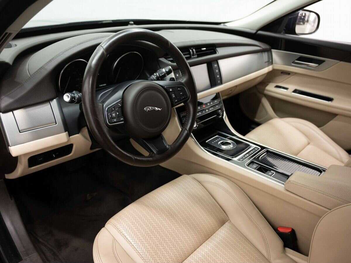 Купить Jaguar XF с пробегом. Фото: #8