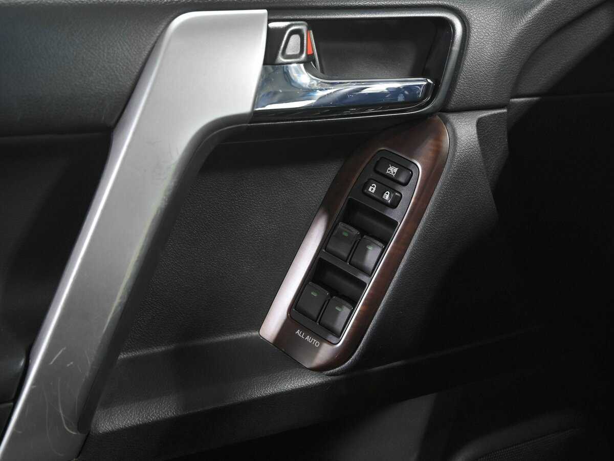 Купить Toyota Land Cruiser Prado с пробегом. Фото: #19