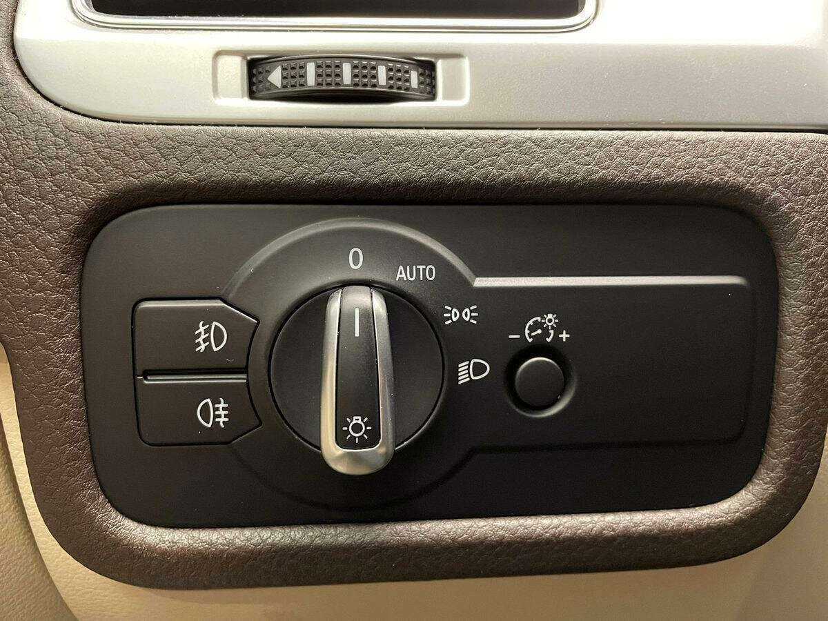 Купить Volkswagen Touareg с пробегом. Фото: #18