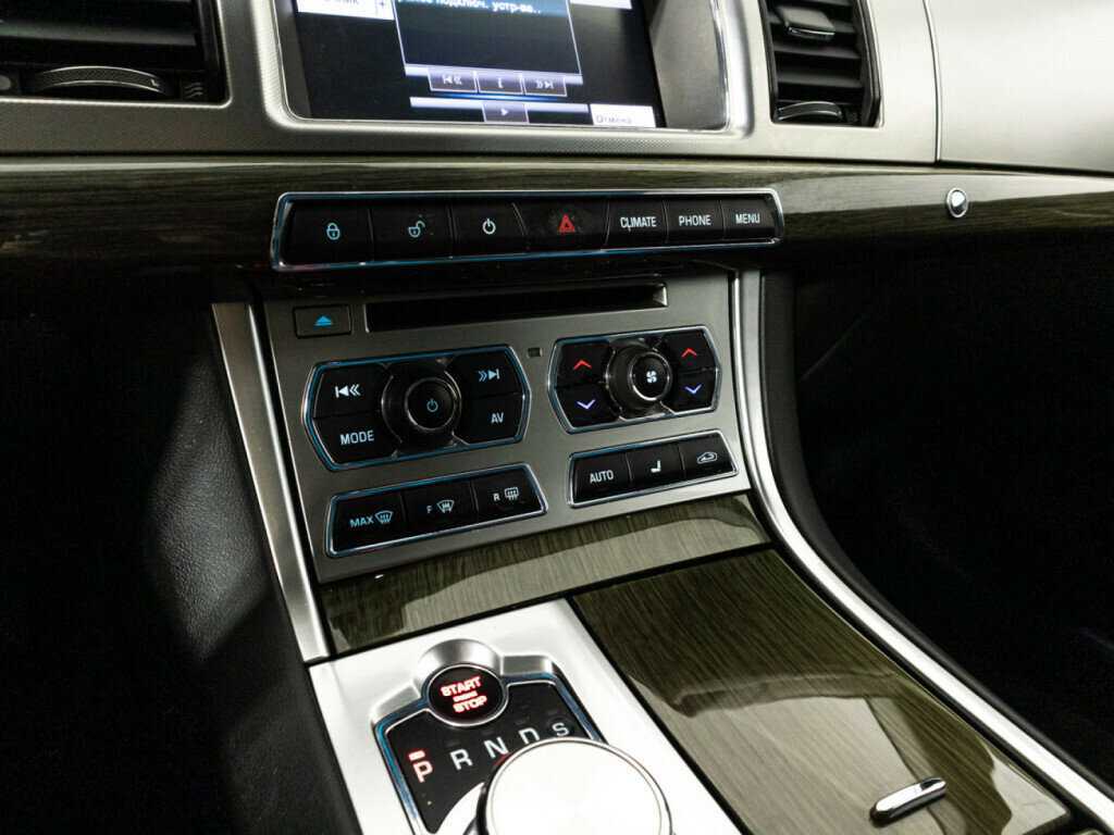 Купить Jaguar XF с пробегом. Фото: #17