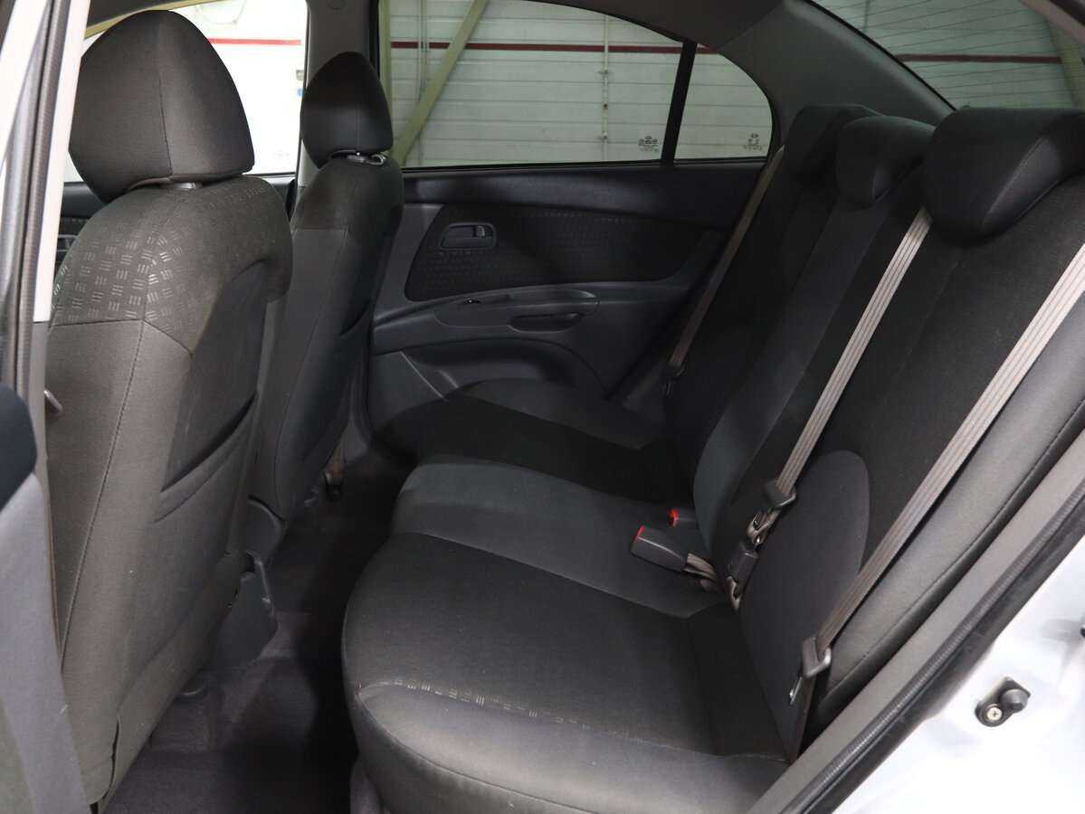 Купить Kia Rio с пробегом. Фото: #15